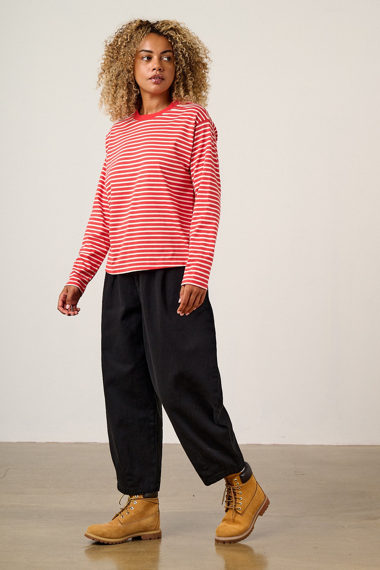 Ashby - Cotton Barrel Leg Trousers in Black