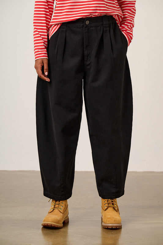 Ashby - Cotton Barrel Leg Trousers in Black
