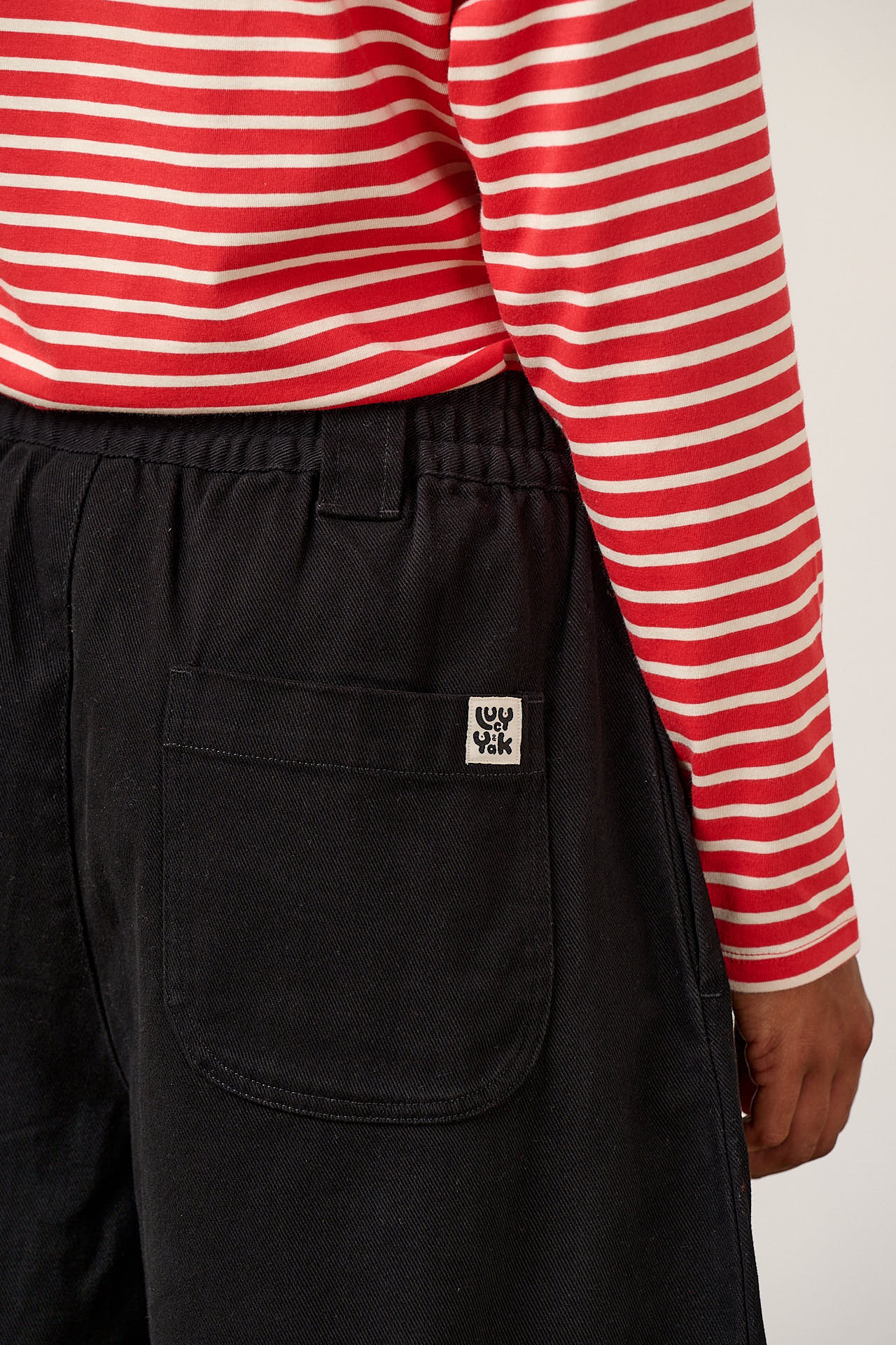 Ashby - Cotton Barrel Leg Trousers in Black