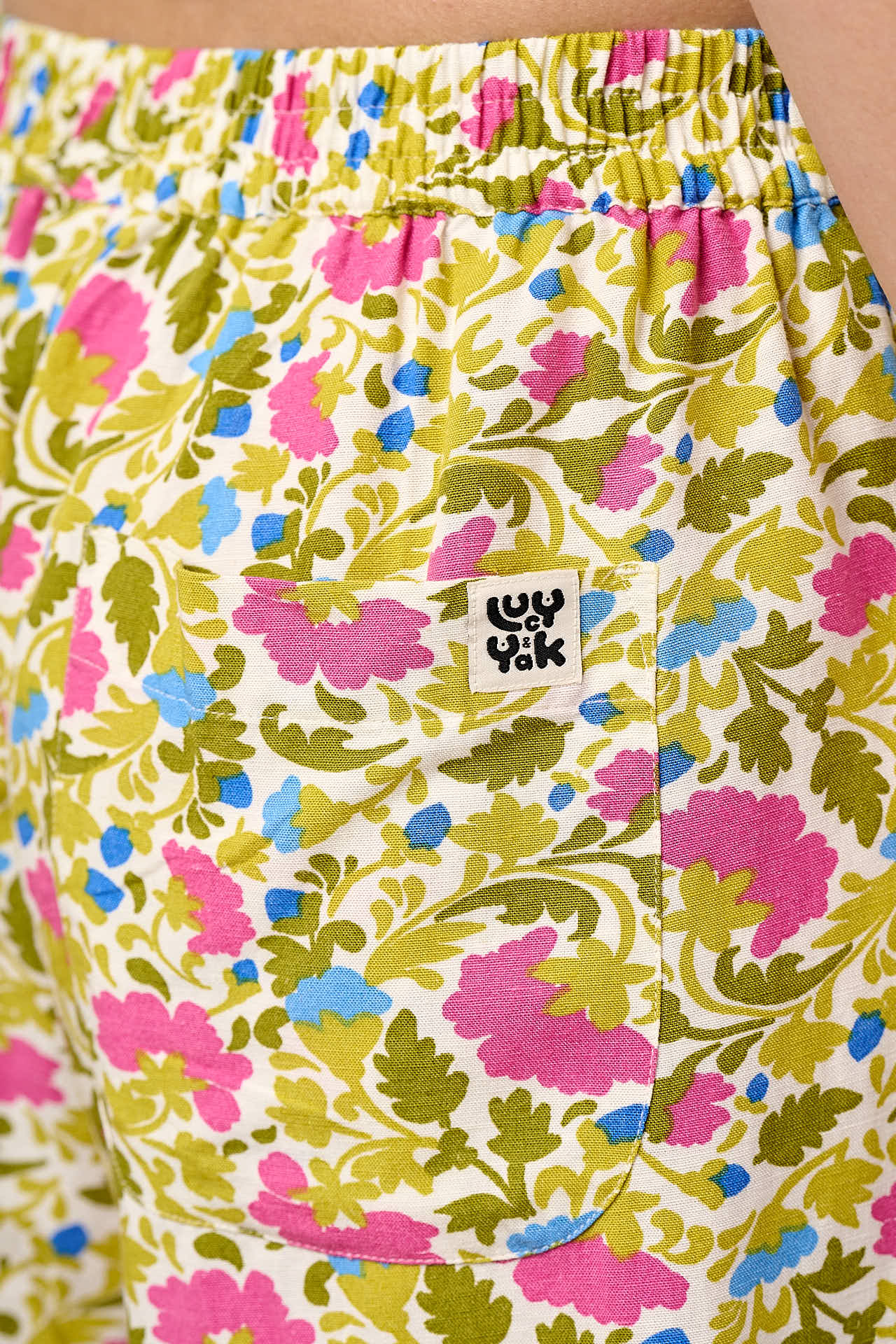 Madero - Viscose Shorts in Carnation Print