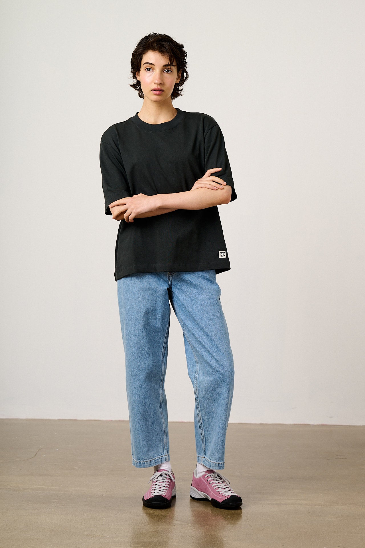 Noa - Cotton Boxy T-Shirt in Charcoal
