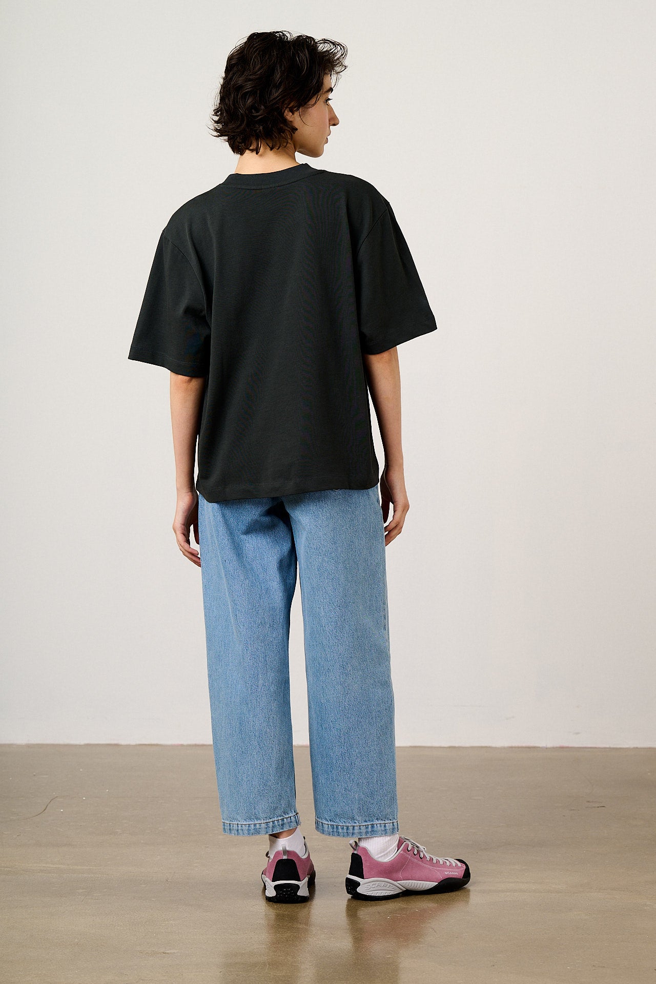 Noa - Cotton Boxy T-Shirt in Charcoal