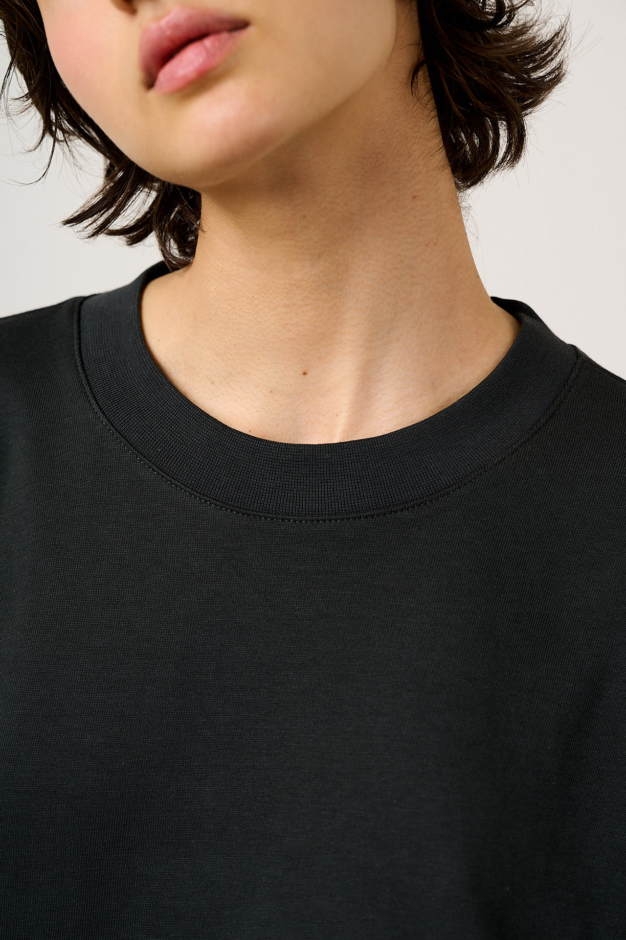 Noa - Cotton Boxy T-Shirt in Charcoal