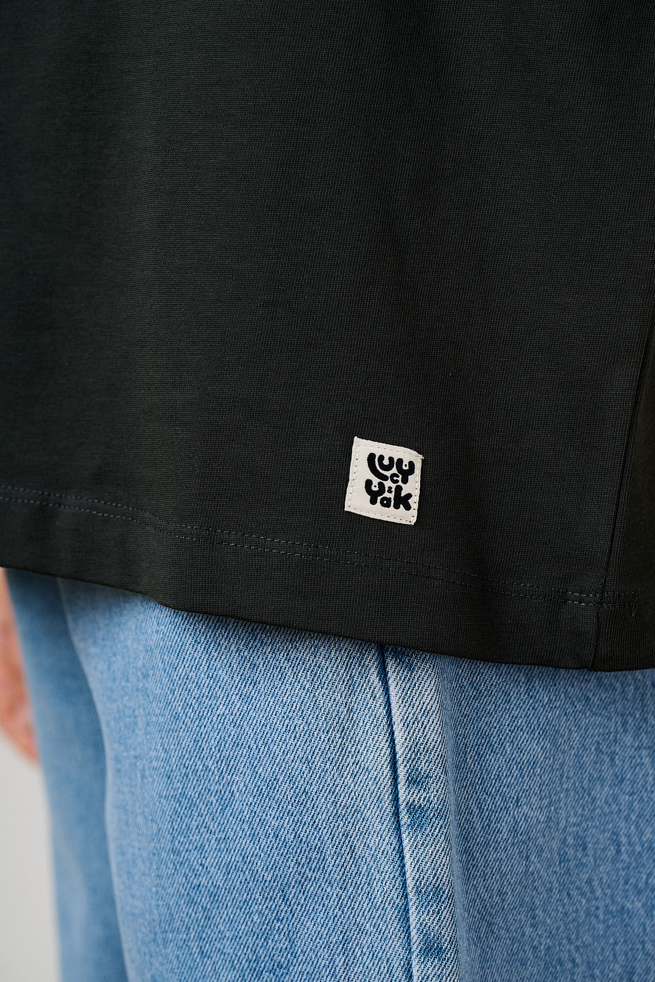 Noa - Cotton Boxy T-Shirt in Charcoal