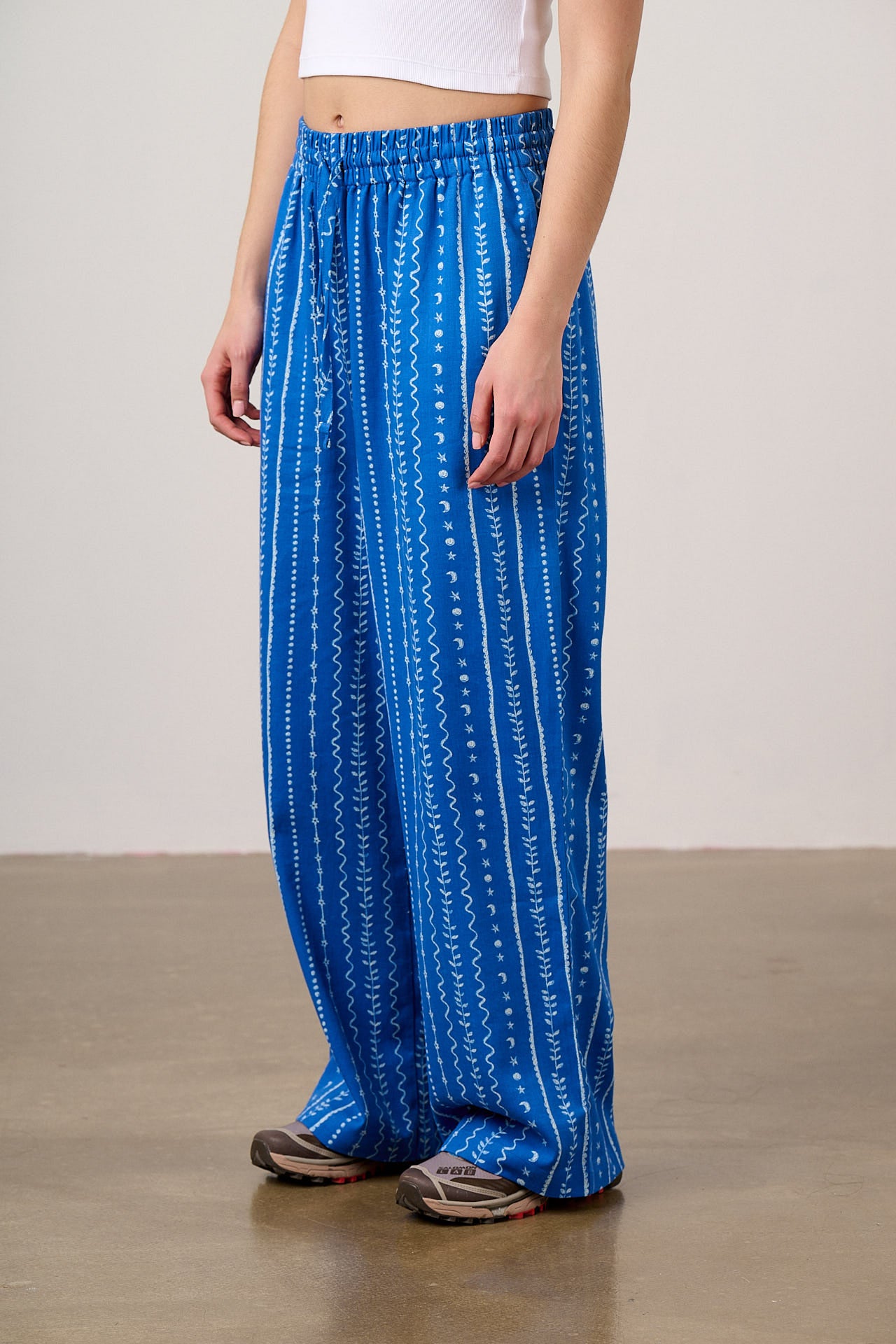 Norris - Wide Leg Cotton Trousers in Blue & White Folk Stripe