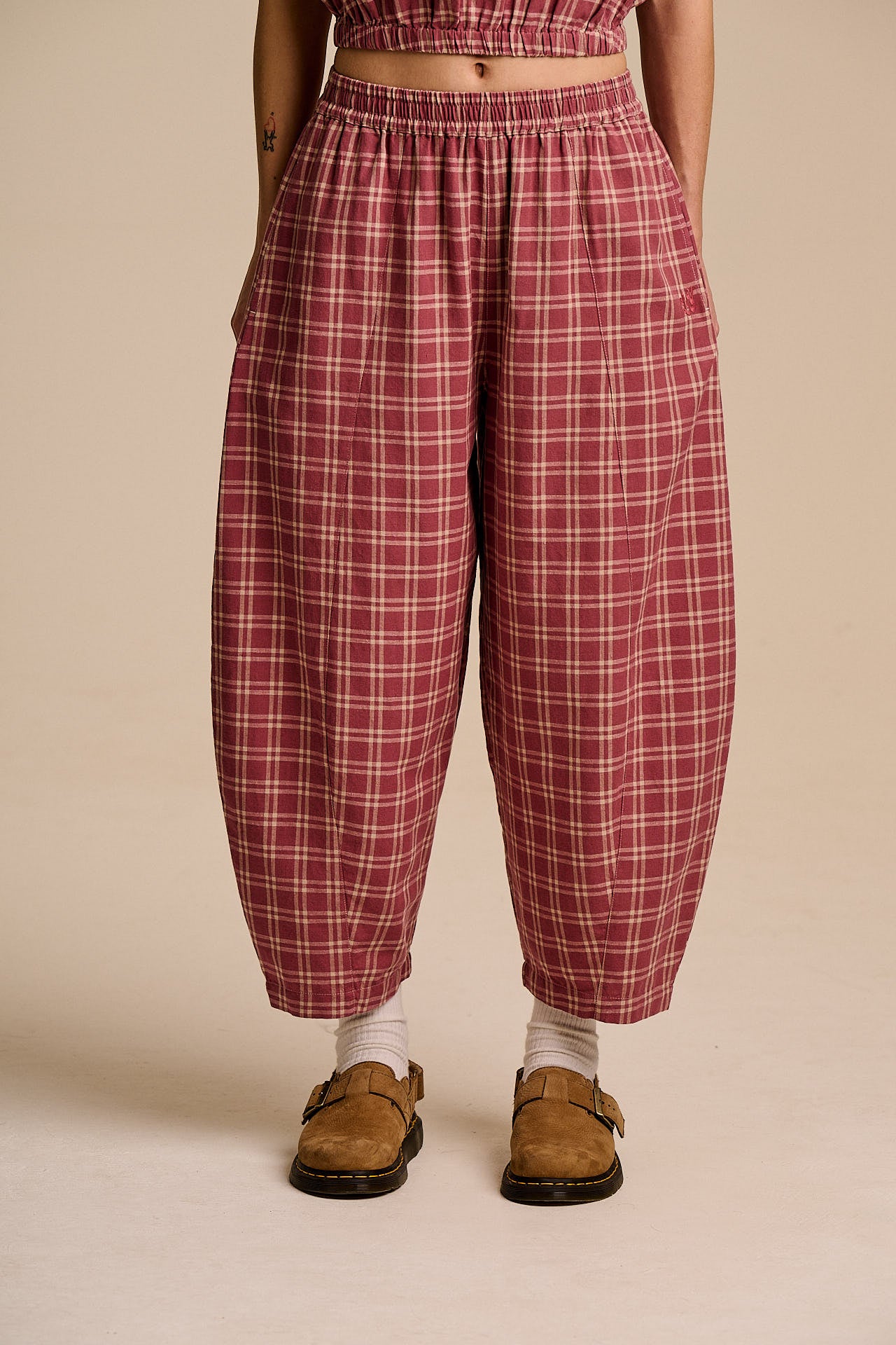 Obregon - Cotton Barrel Leg Trousers in Maroon Deco Rose Check