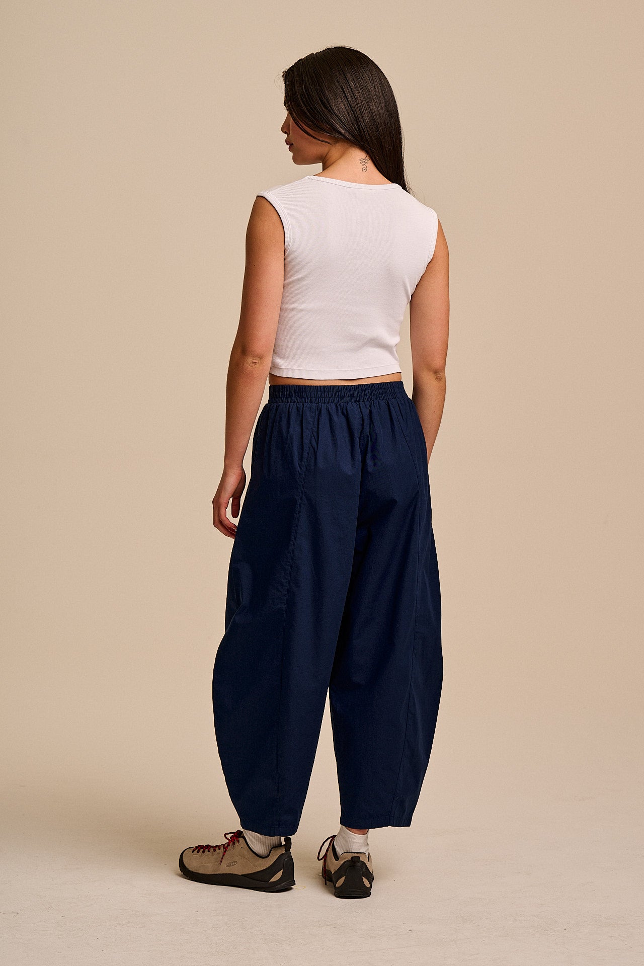 Obregon - Cotton Barrel Leg Trousers in Navy