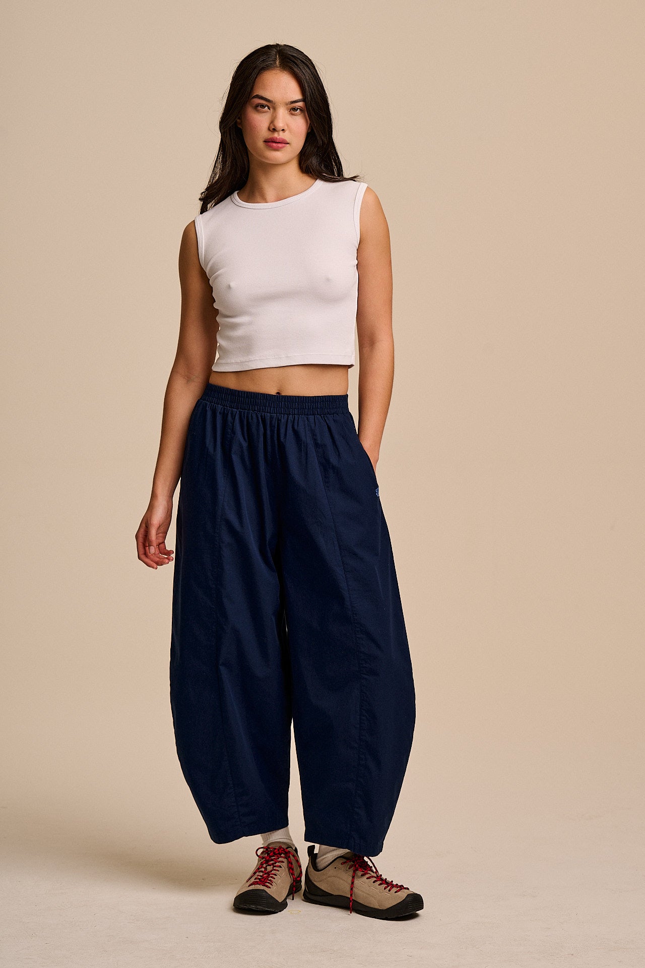 Obregon - Cotton Barrel Leg Trousers in Navy