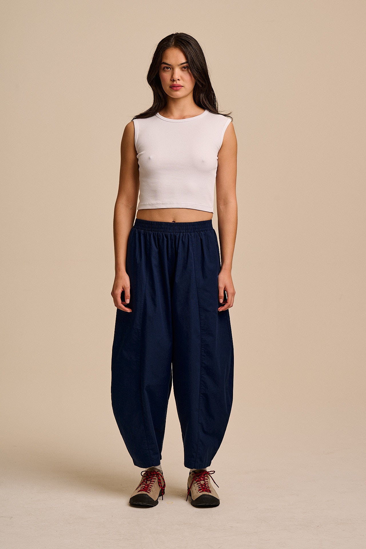 Obregon - Cotton Barrel Leg Trousers in Navy