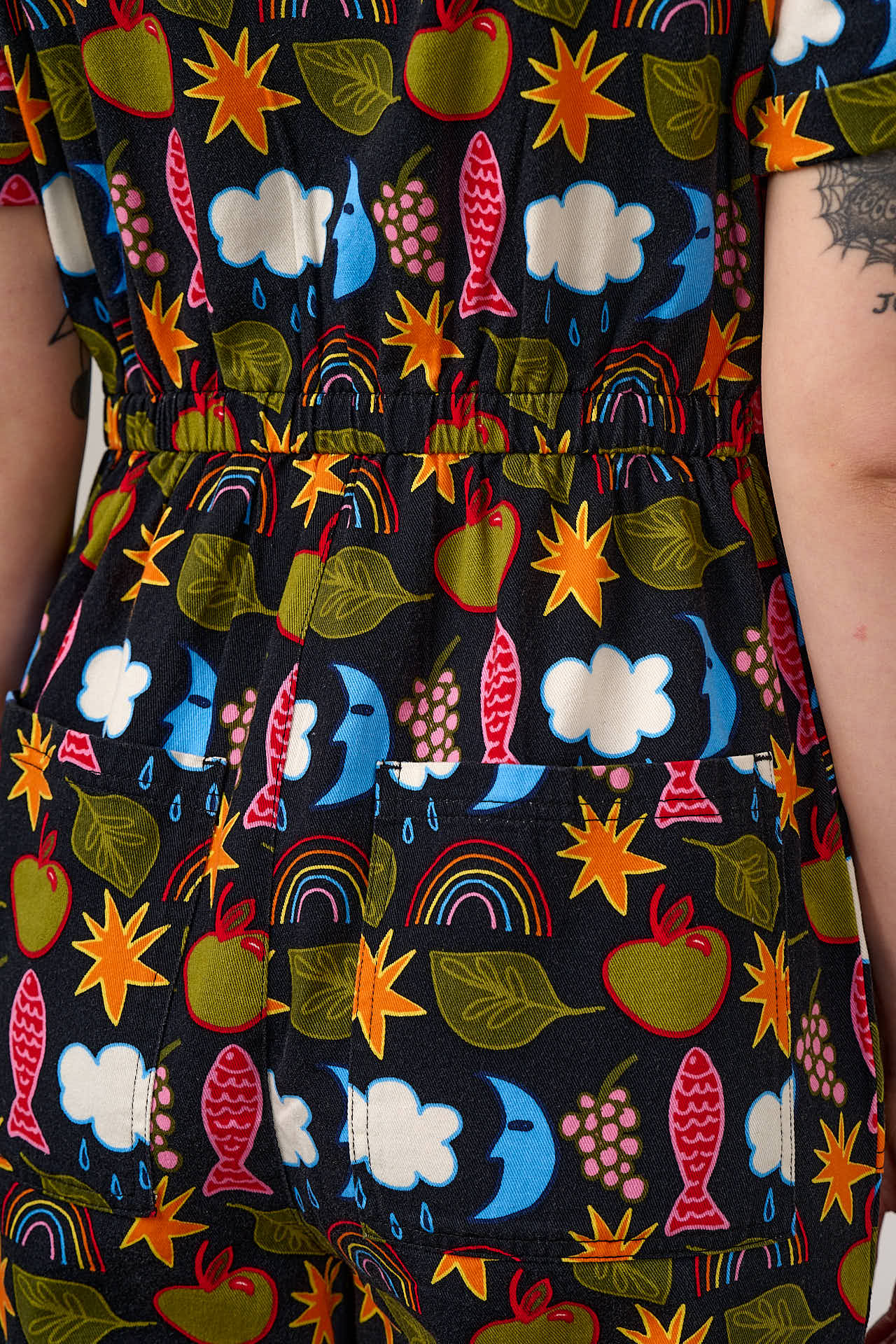 Ragan - Cotton Jumpsuit in Naive Shapes Print
