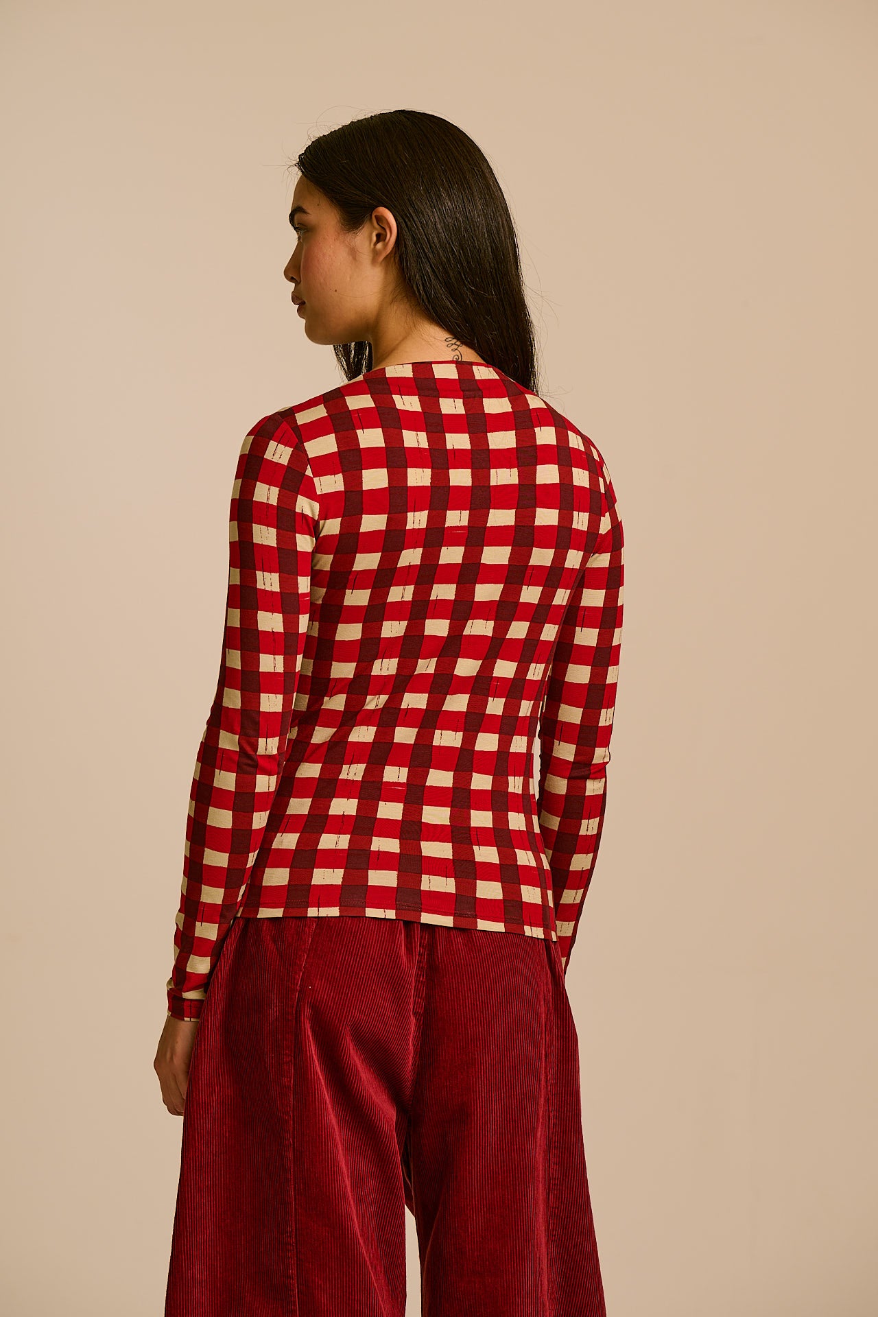 Sara - Mock Neck Viscose Top in Burgundy Gingham