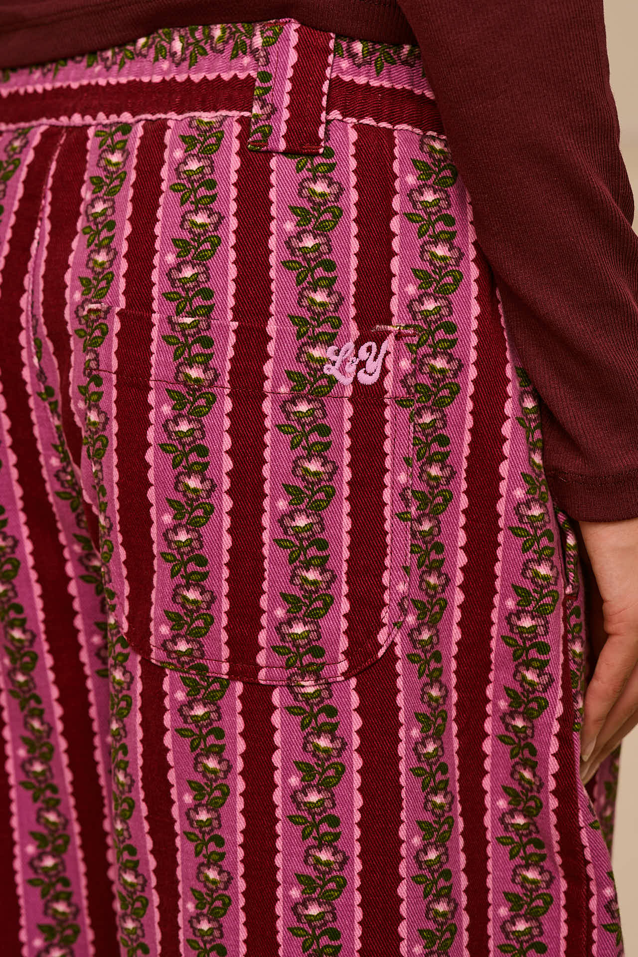 Ashby - Cotton Barrel Leg Trousers in Folk Floral Stripe