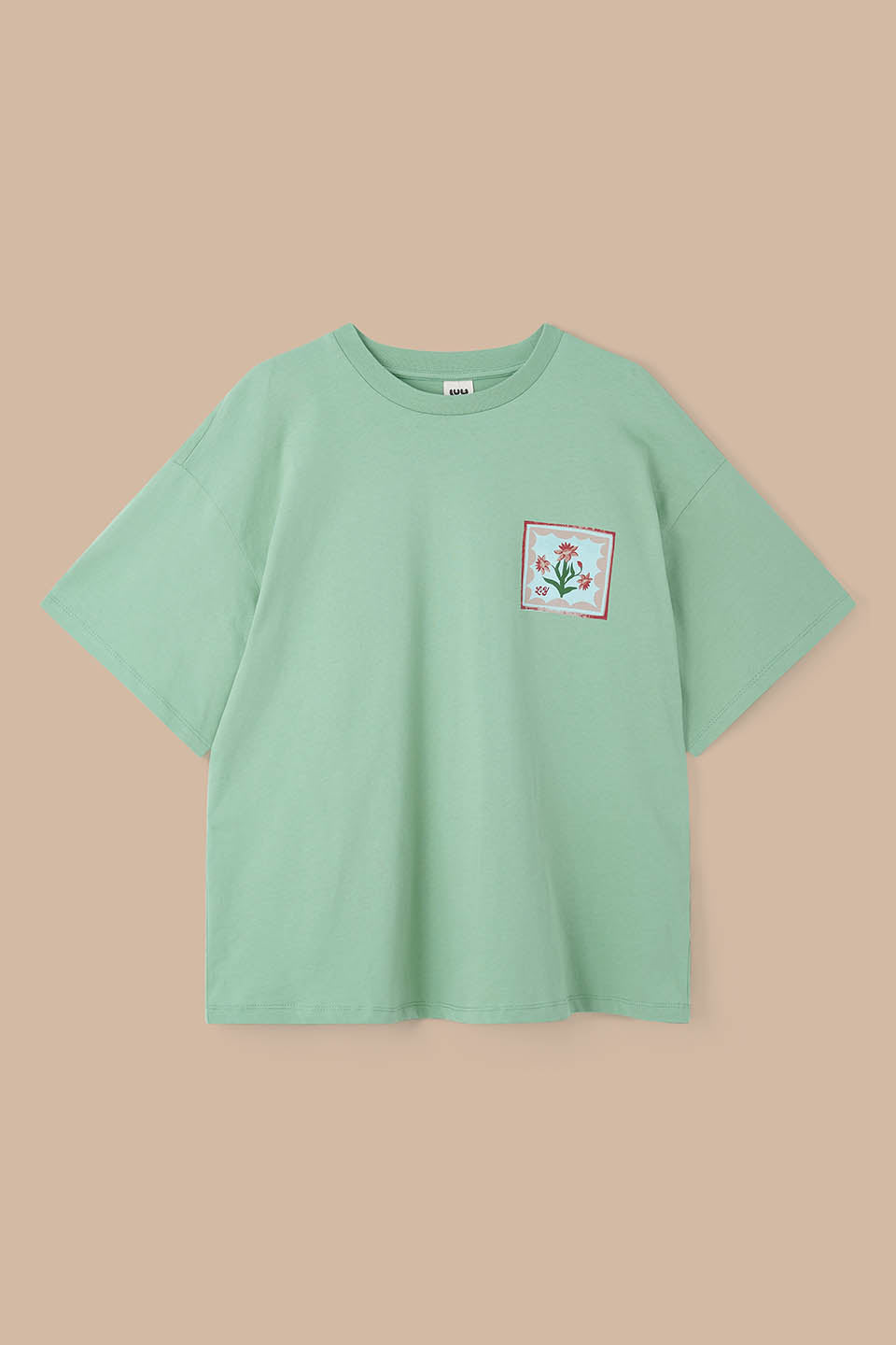 Benny - Oversized Cotton T-Shirt in Green Walled Blooms
