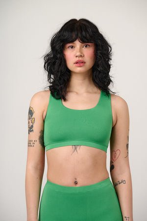 IMPERFECT - Emil - Viscose Crop Top in Kelly Green