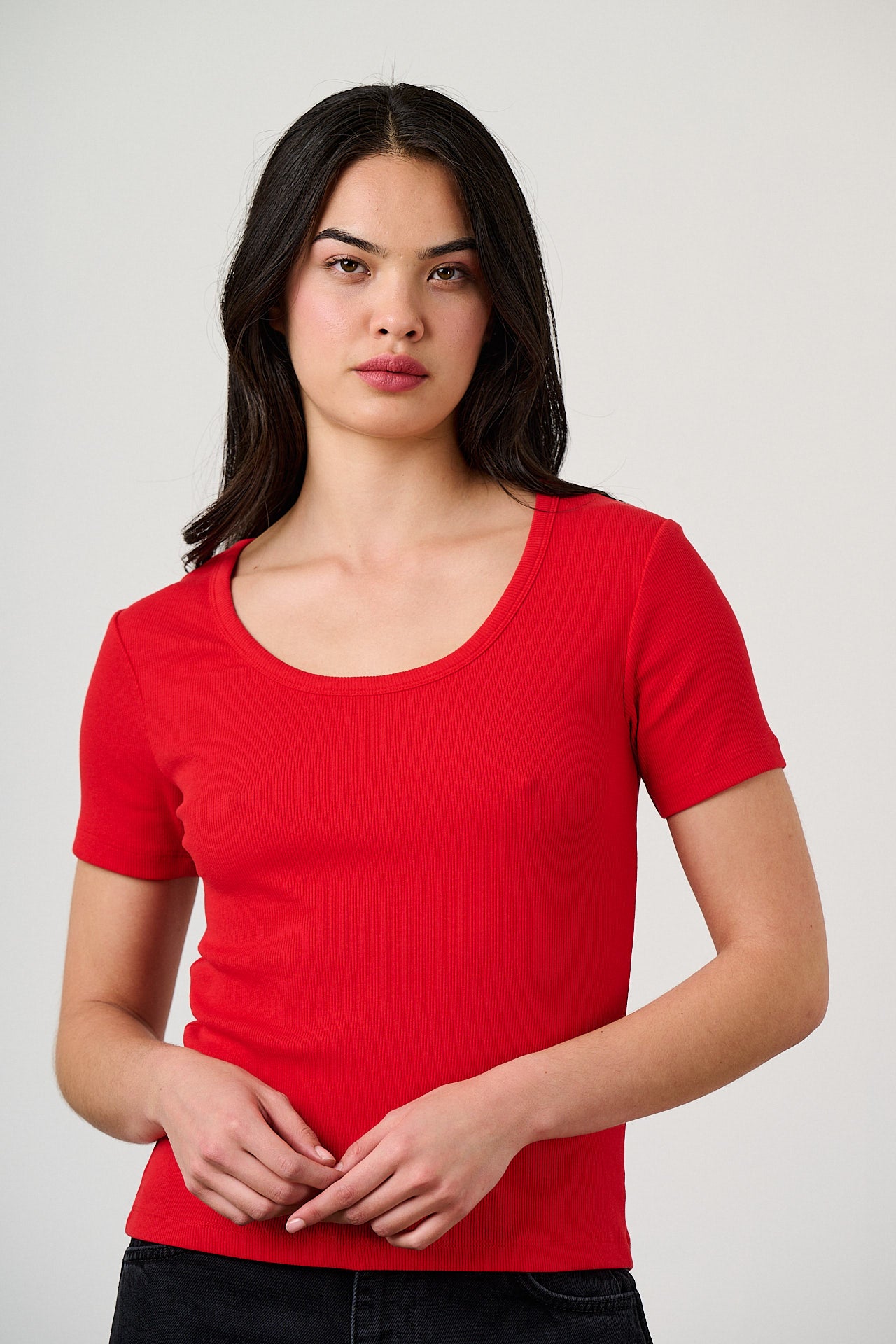 Vita - Ribbed Cotton Scoop Neck Short Sleeve T-Shirt in Red