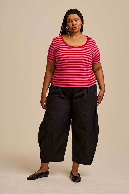 Vita - Ribbed Cotton Scoop Neck Short Sleeve T-Shirt in Red & Pink Stripe