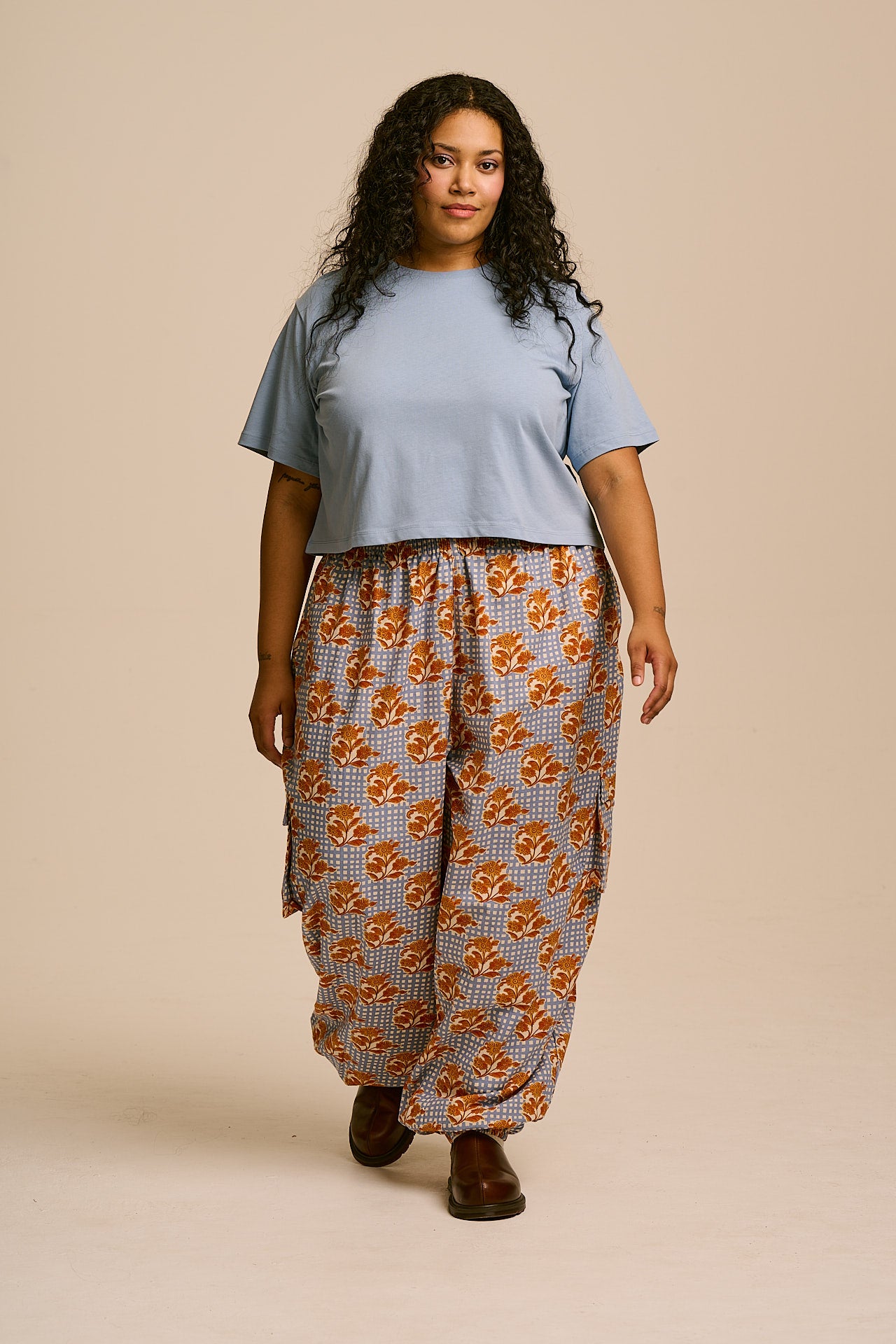 Rumi - Wide Leg Cotton & Linen Trouser in Checkered Floral Blooms