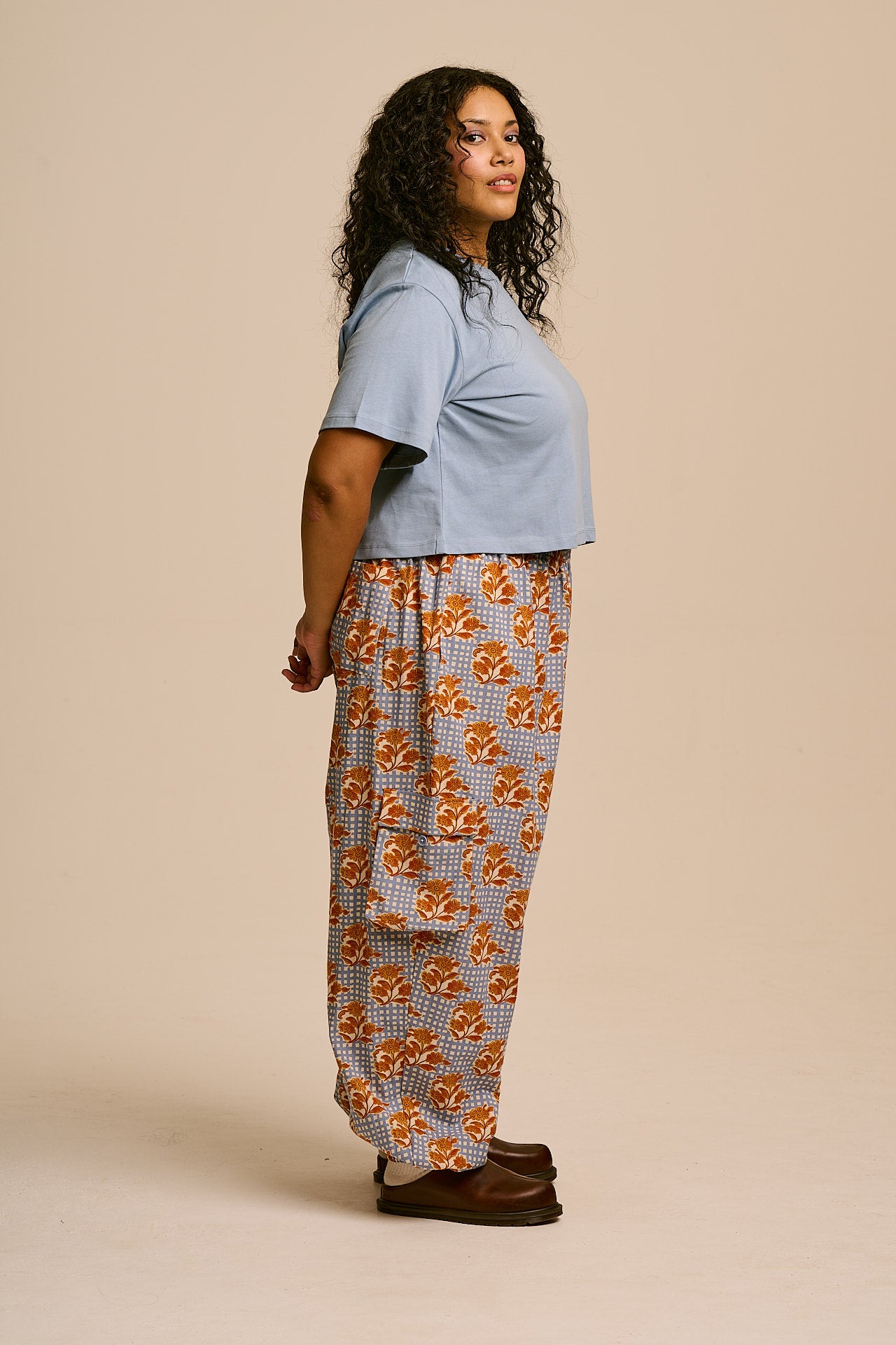 Rumi - Wide Leg Cotton & Linen Trouser in Checkered Floral Blooms