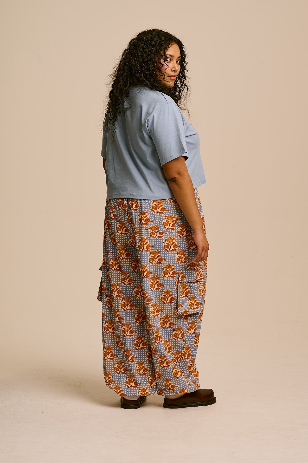 Rumi - Wide Leg Cotton & Linen Trouser in Checkered Floral Blooms